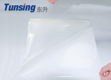 Película adhesiva del derretimiento caliente del PA resistencia que se lava de 90 grados para la tela de nylon